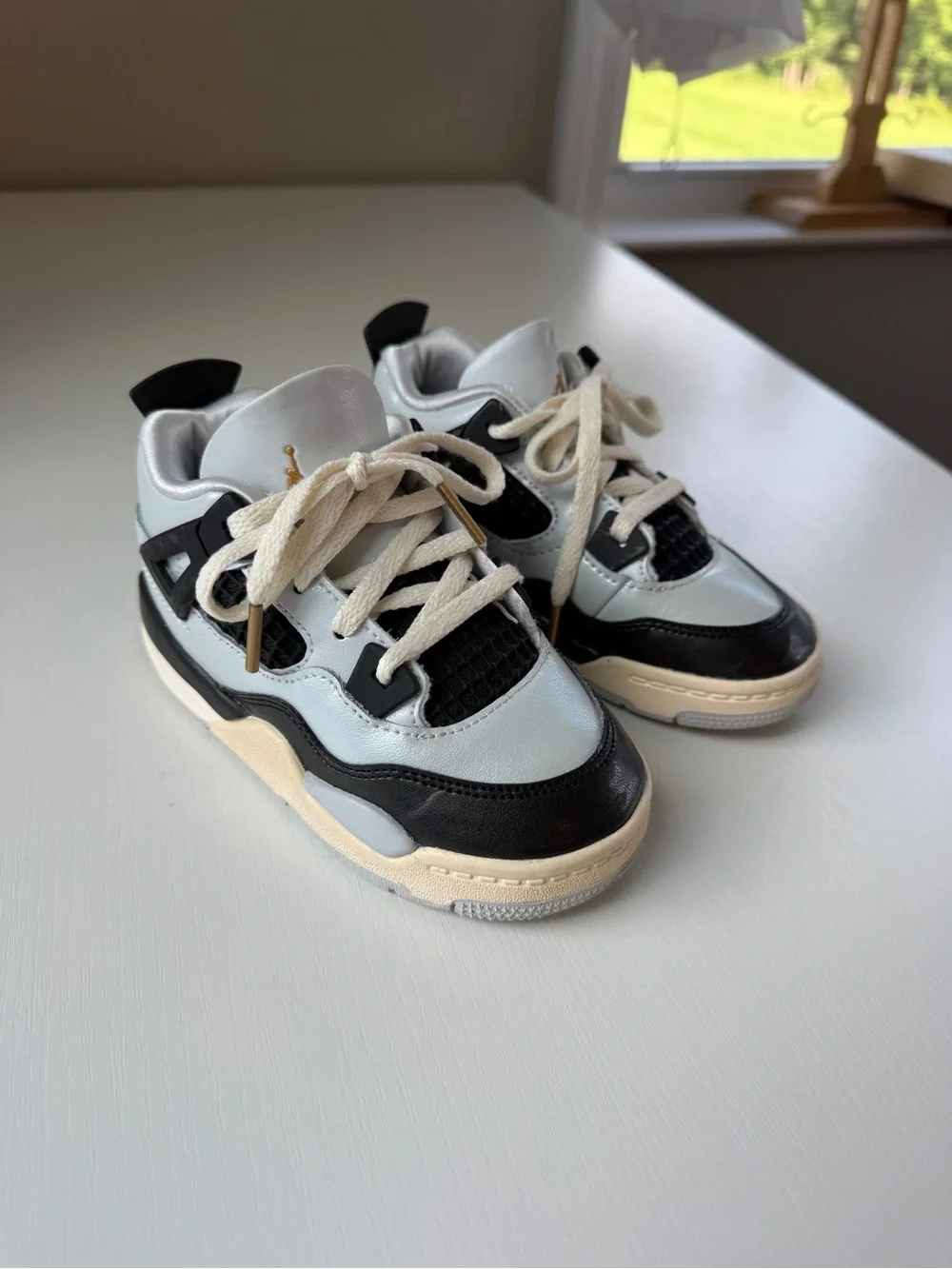Jordan 4 Platinum Gold boys size 10c